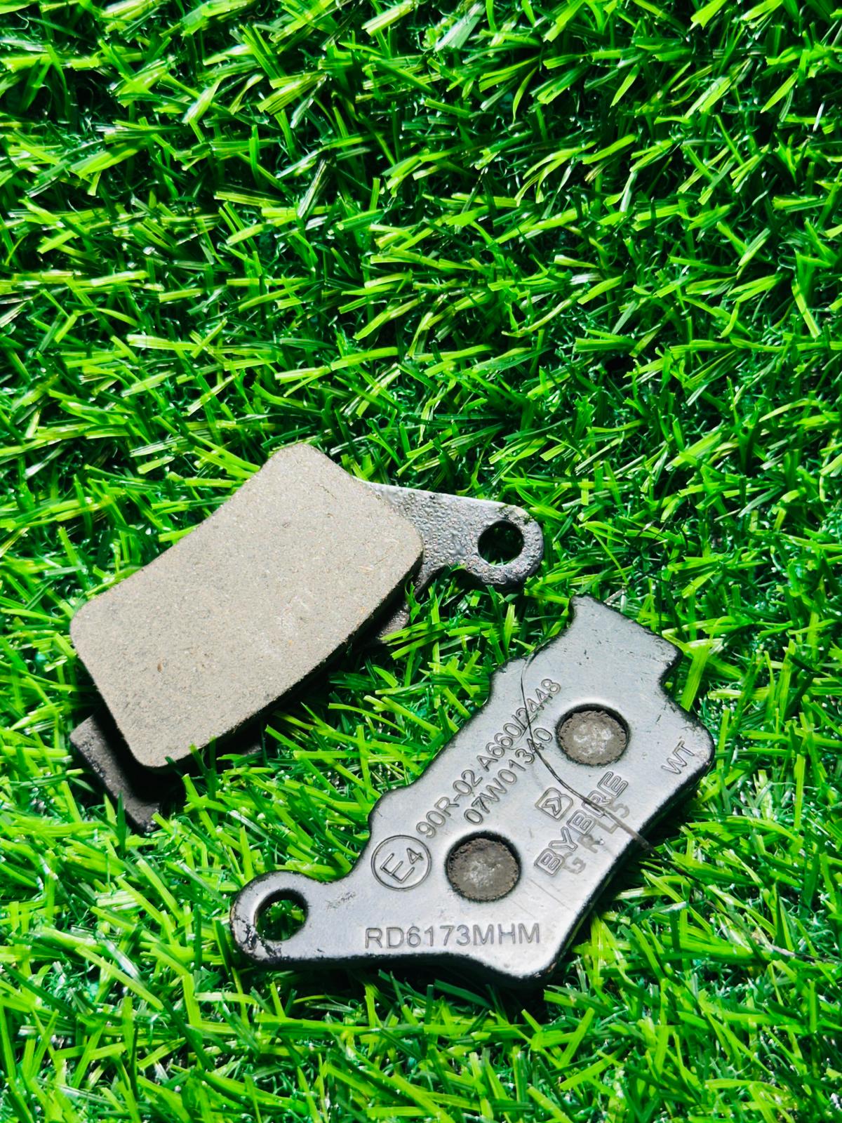Front Disc Break Pad (DE151037)